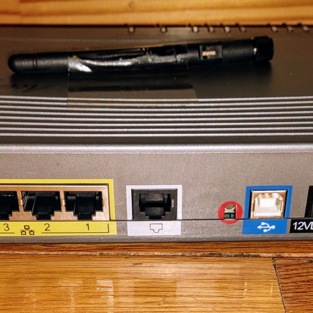 Actiontec GT704WG DSL Modem Router Verizon Wireless - Picture 3 of 3